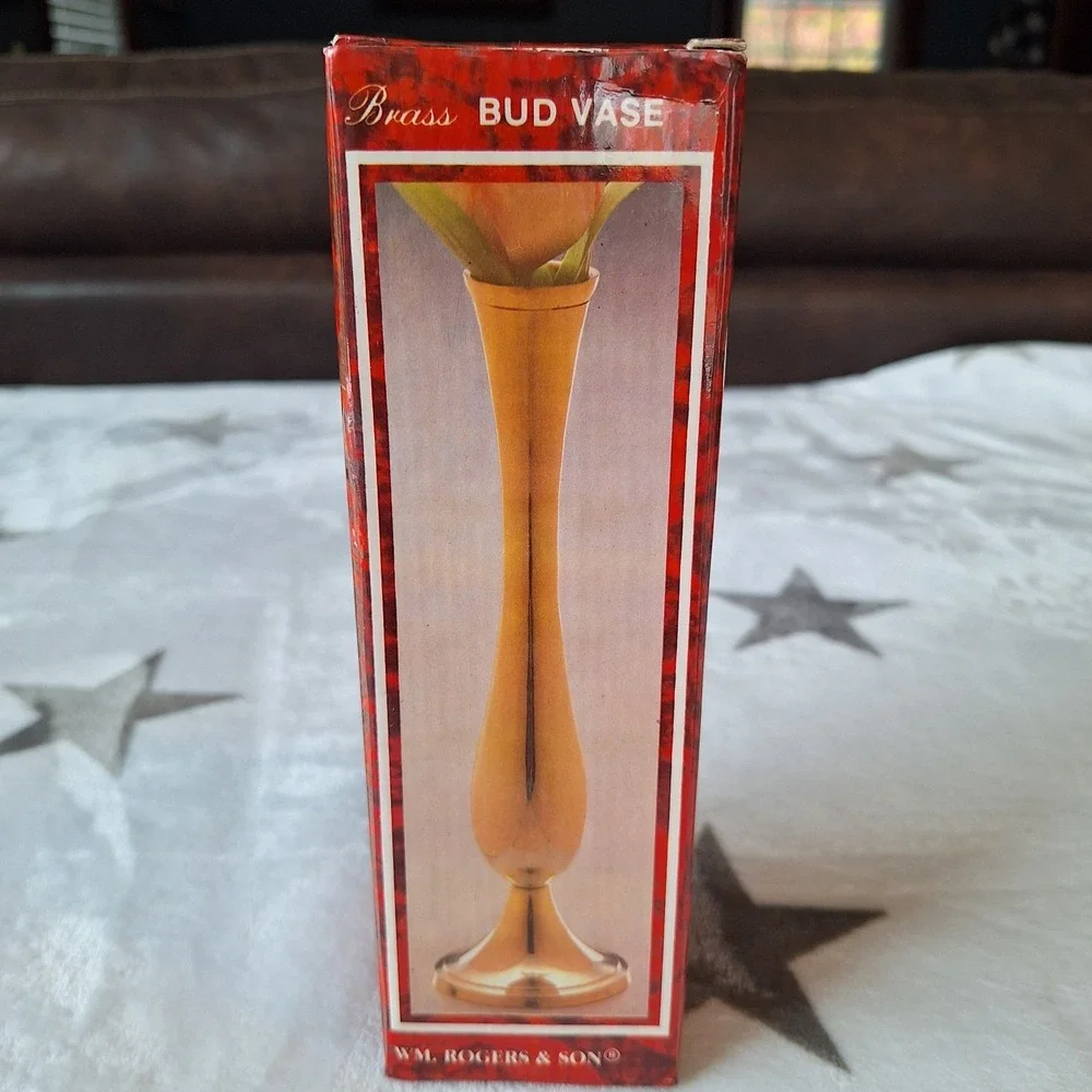 Vintage 1989 Solid Brass Flower Bud Vase 8.25 inches Hand‎ Made Made In India